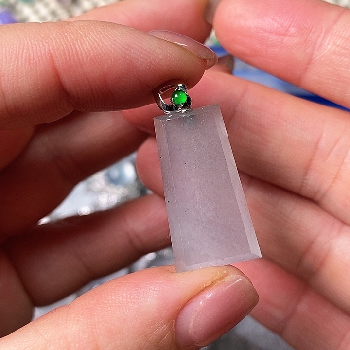 翡翠颈饰18K金镶嵌吊坠