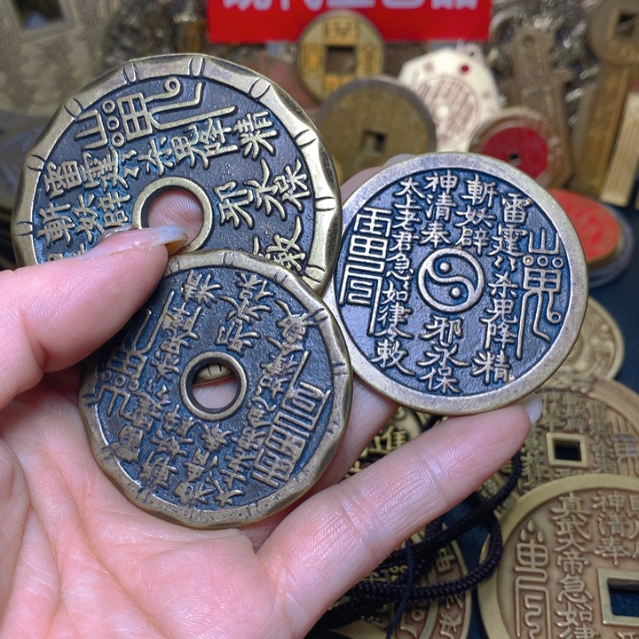 铜现代工艺品花钱3