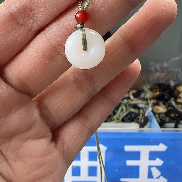 颈饰未镶嵌和田玉