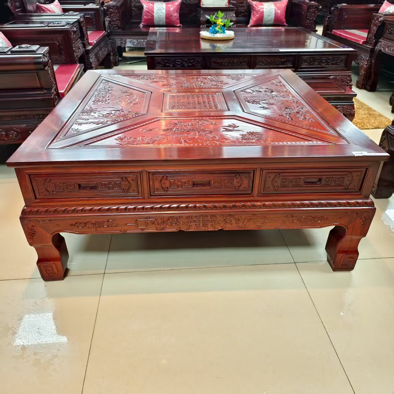 酸枝木 雕花六抽大平几尺寸：长126宽126高53