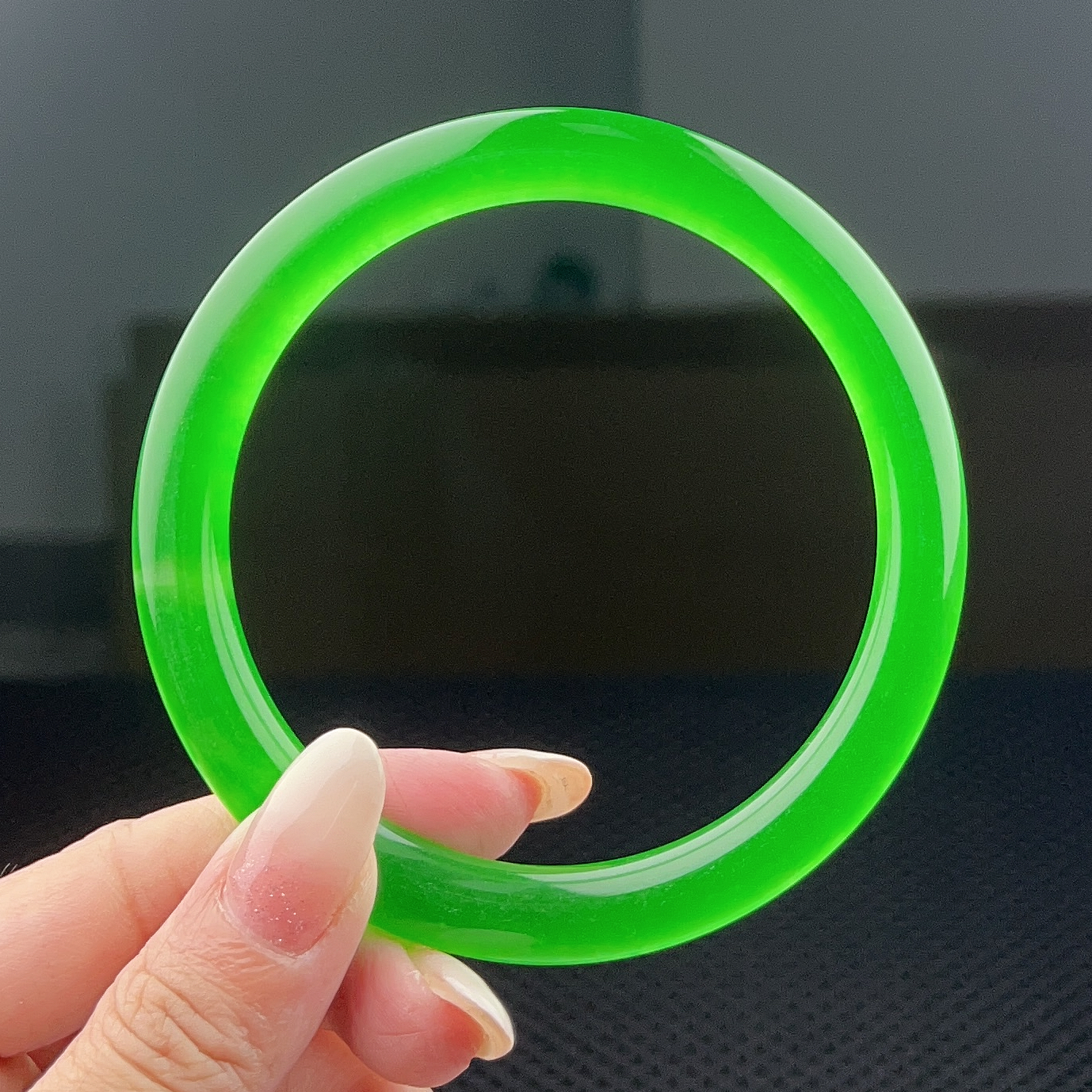 (老郑珠宝)W130正冰辣绿细圆条手镯精致精百搭美气质时尚