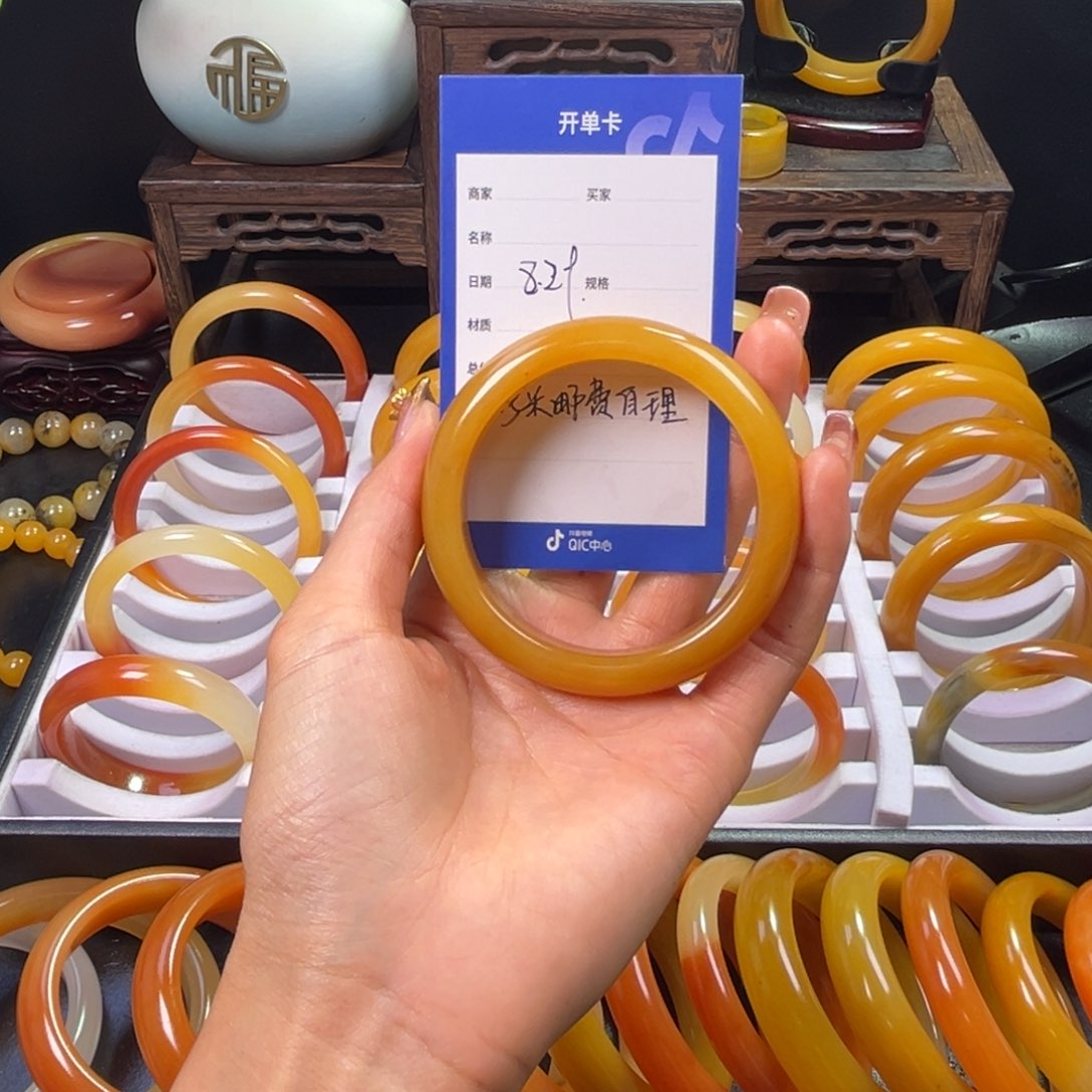 未镶嵌手镯石英质玉