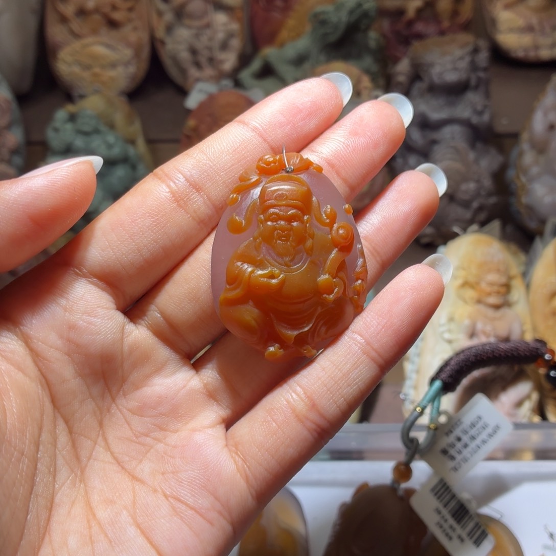 月***下石英质玉未镶嵌吊坠
