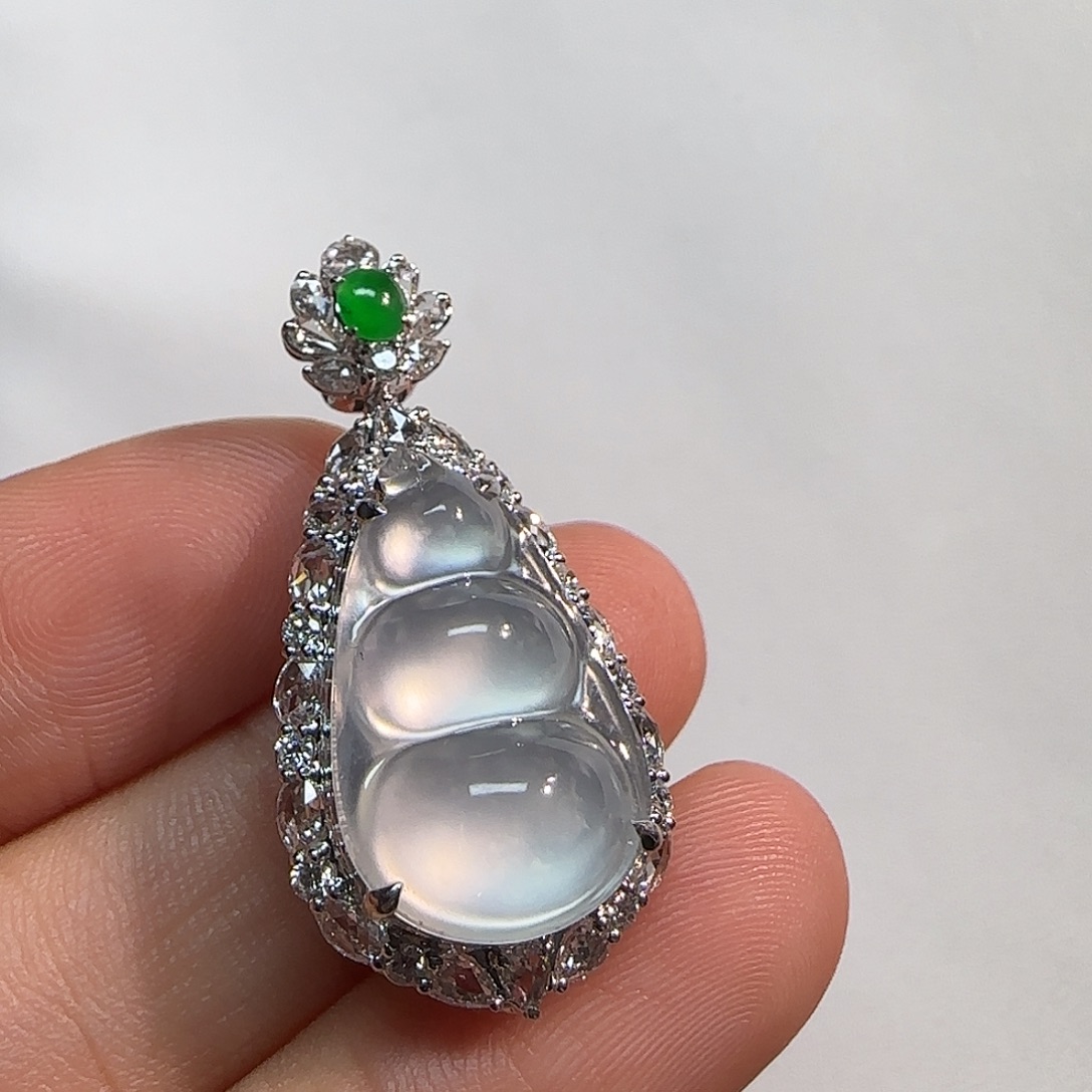 翡翠18K金镶嵌吊坠(不含链)福豆