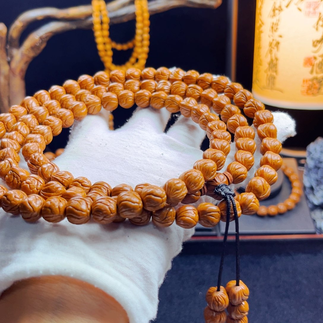 毒***。吊坠桃核野生桃核