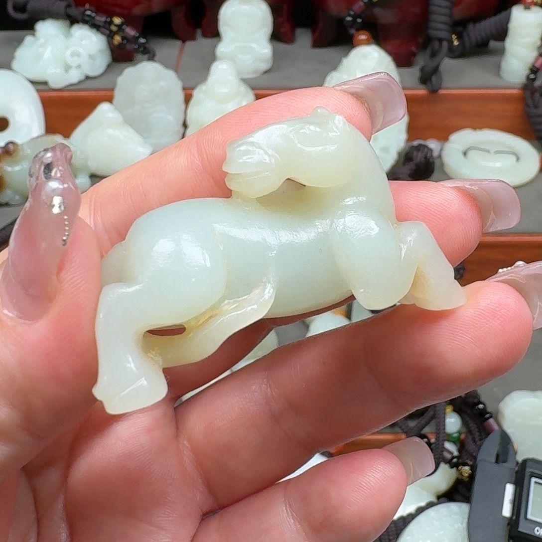 秋***莲和田玉未镶嵌挂件