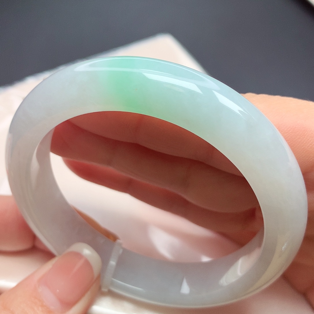 翡翠手镯未镶嵌l m m n n n n n n n