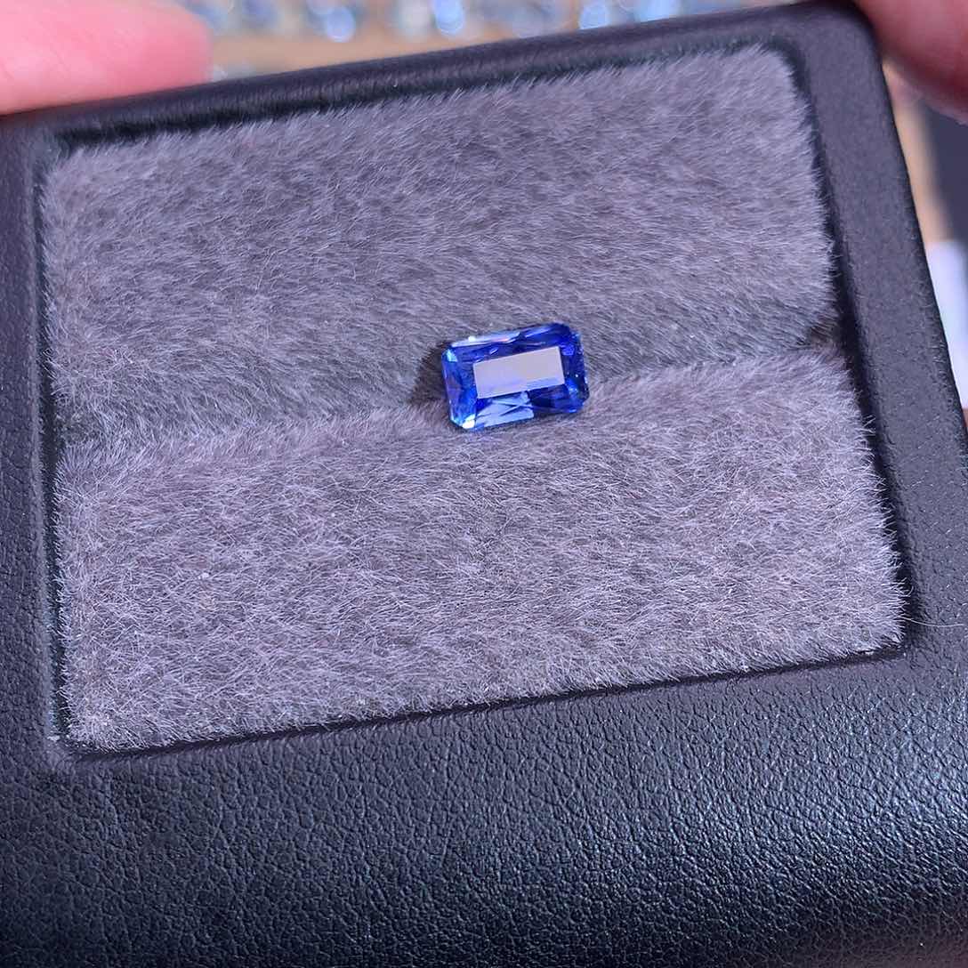 蓝宝石裸石未镶嵌1.58ct
