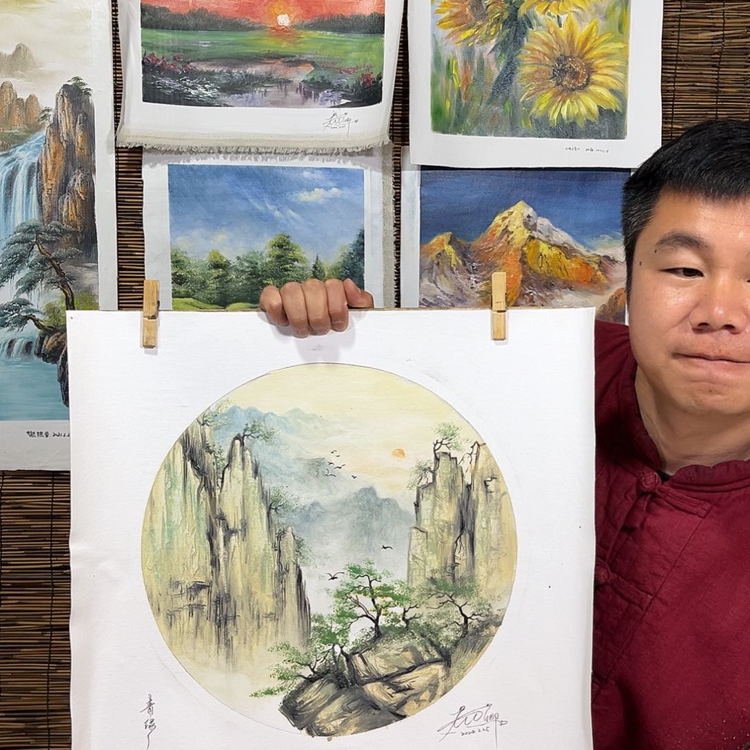 油画行路人小院绘画作品