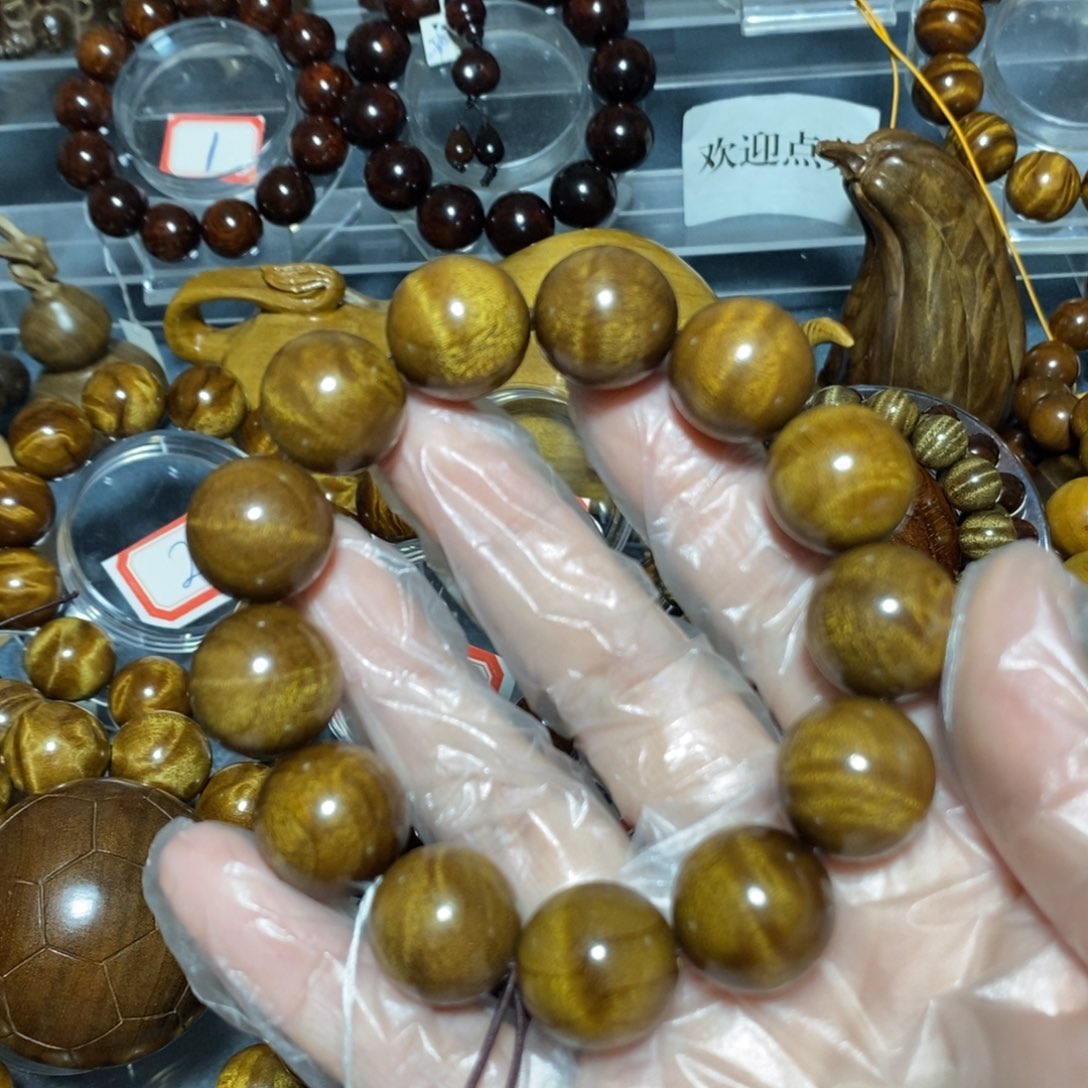 金丝楠木雕工艺品18