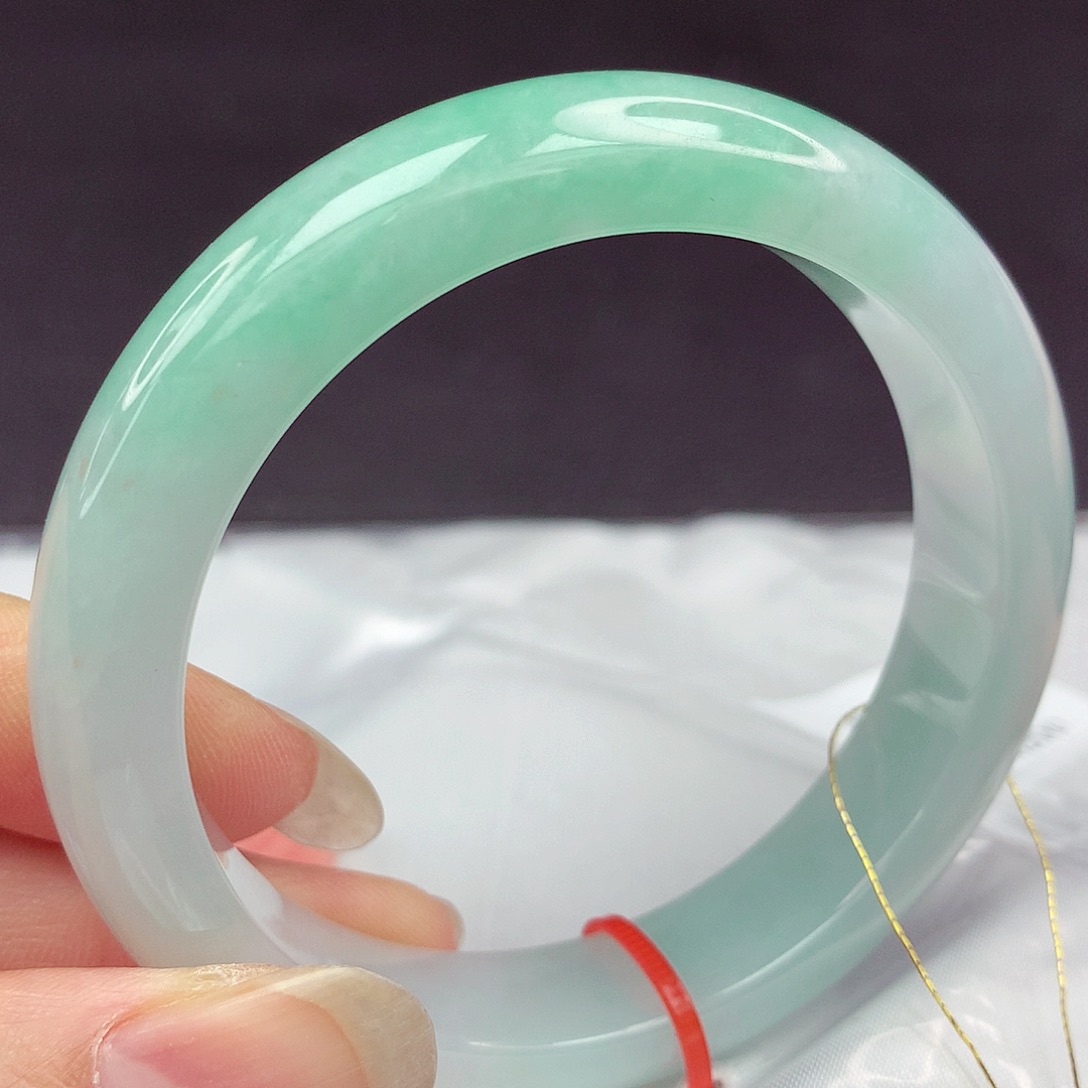 翡翠手镯未镶嵌55圈+833