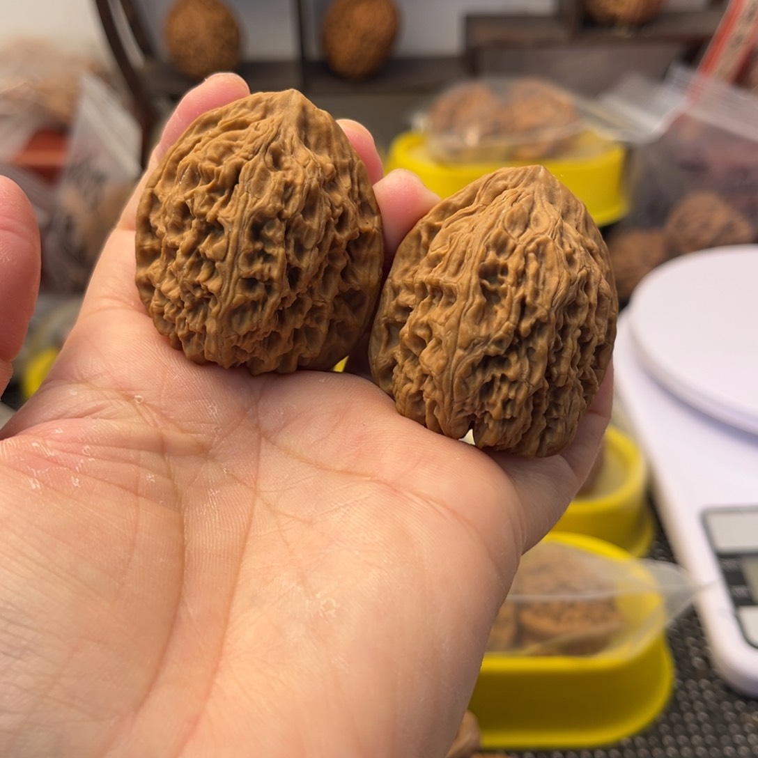 文玩核桃吊坠呼****谱南疆石