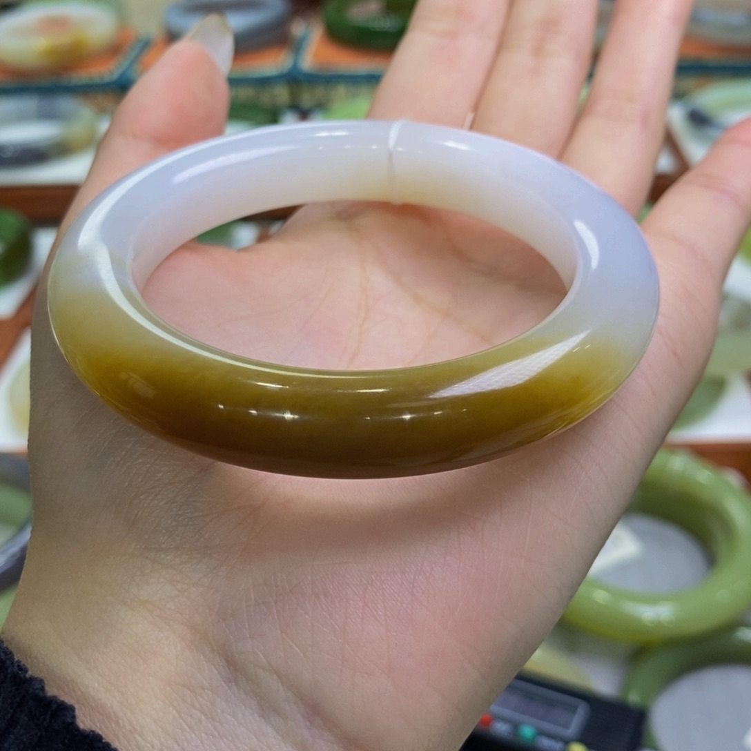 和田玉手镯未镶嵌俄料糖白55-56