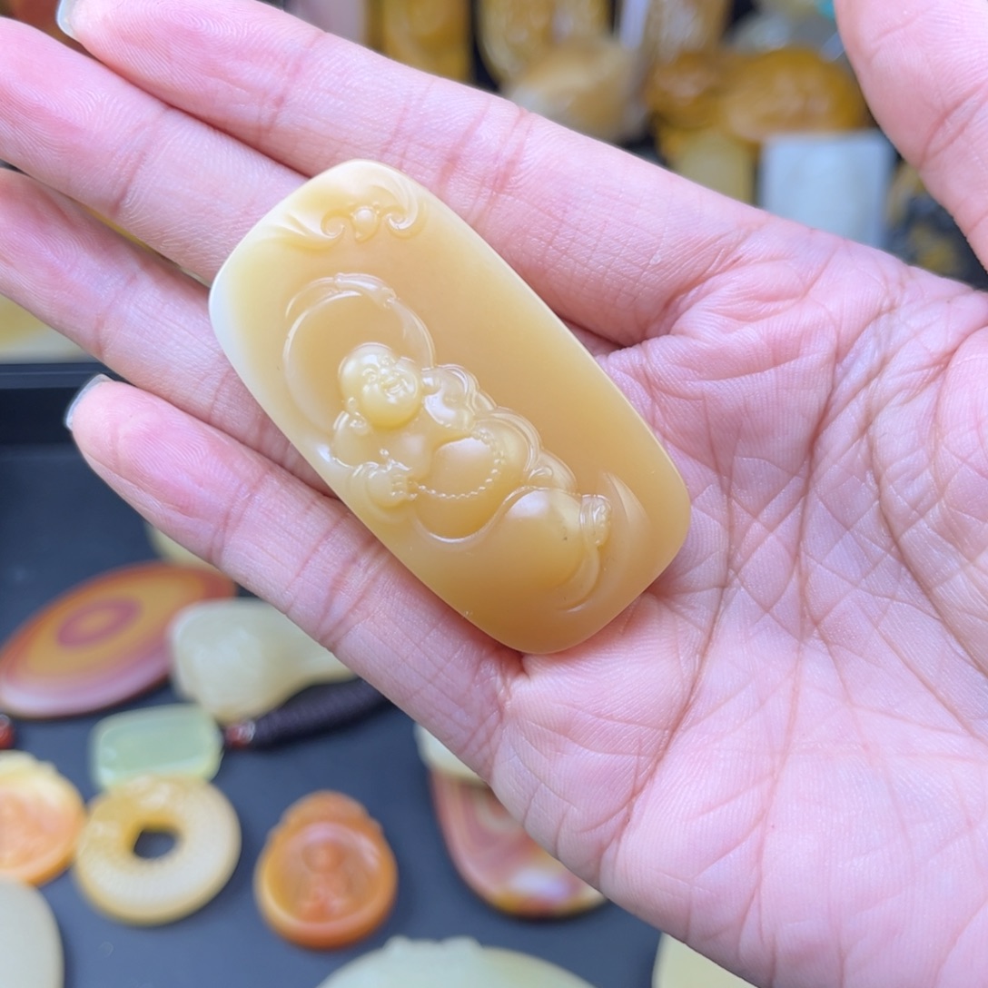 蓝***水石英质玉未镶嵌黄蜡石吊坠