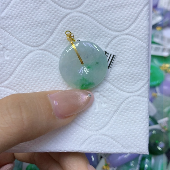 颈饰18K金镶嵌翡翠