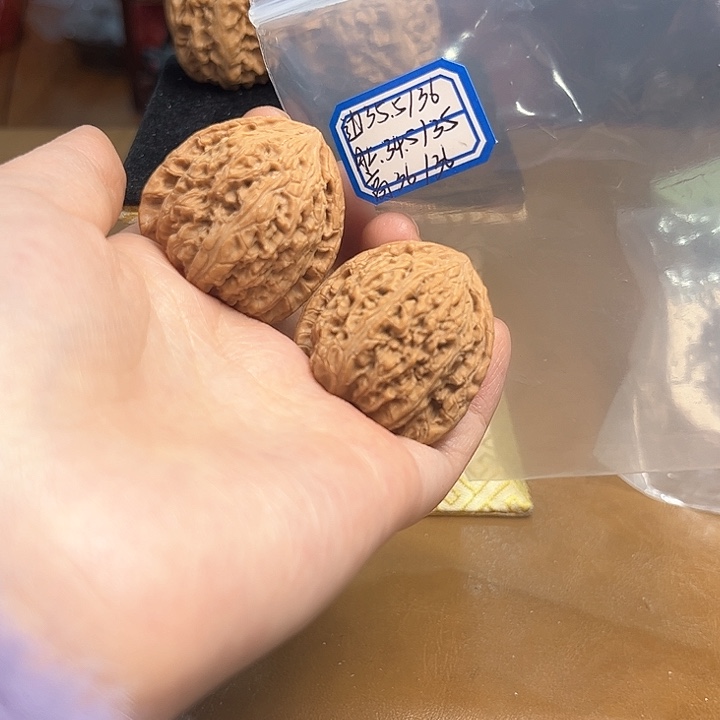 把件文玩核桃密纹狮子头