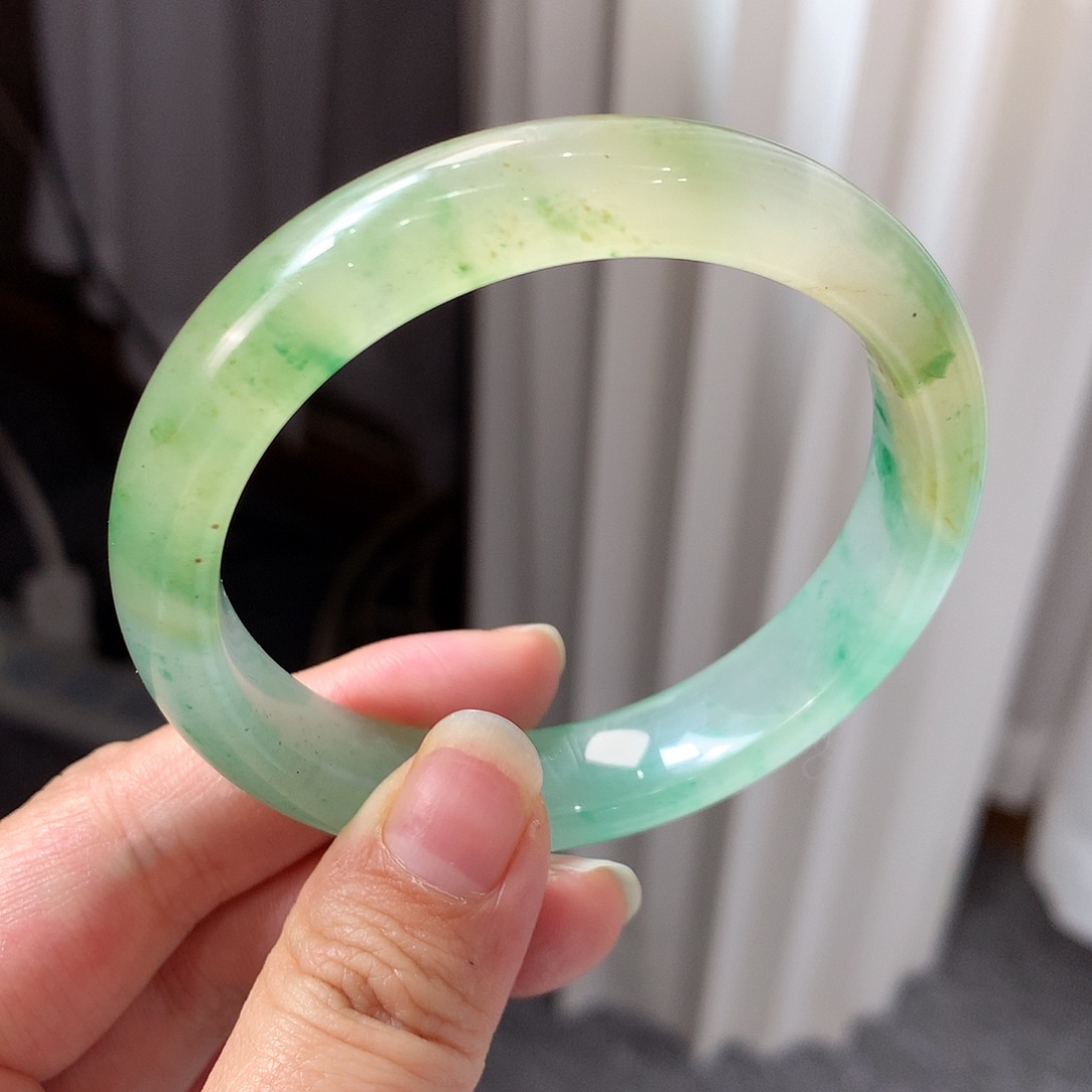 石英质玉手镯未镶嵌?***?