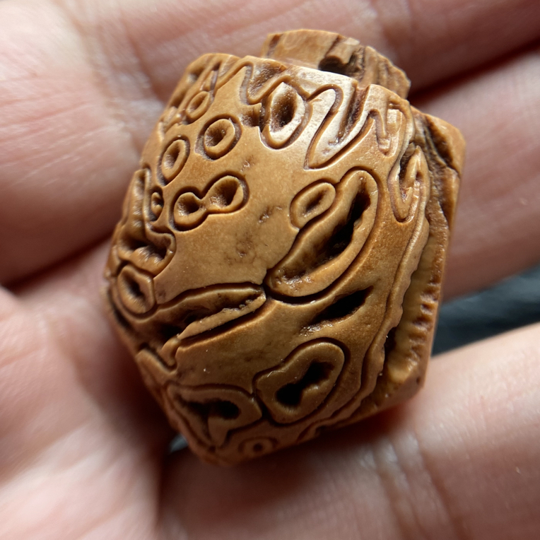 老桃核永莲蜜纯手工护佑盾单颗挂坠侧挂把件