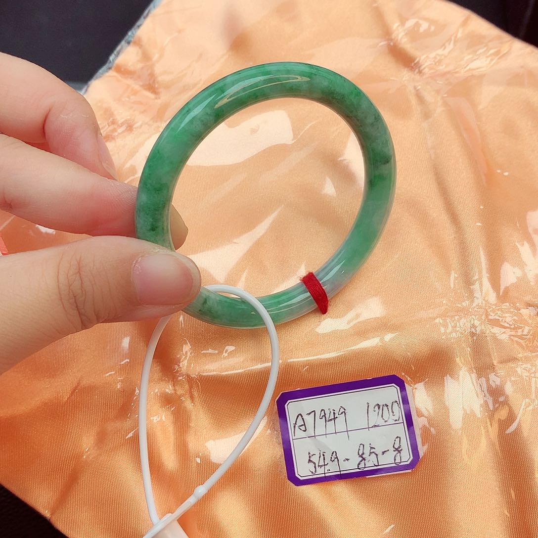 翡翠未镶嵌手镯缅甸翡翠