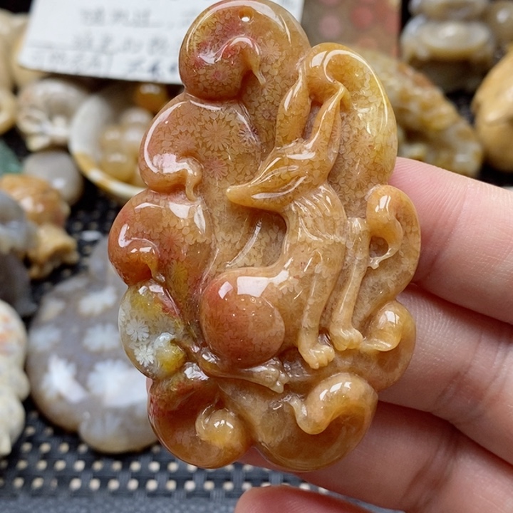 硅化珊瑚（珊瑚玉）颈饰未镶嵌