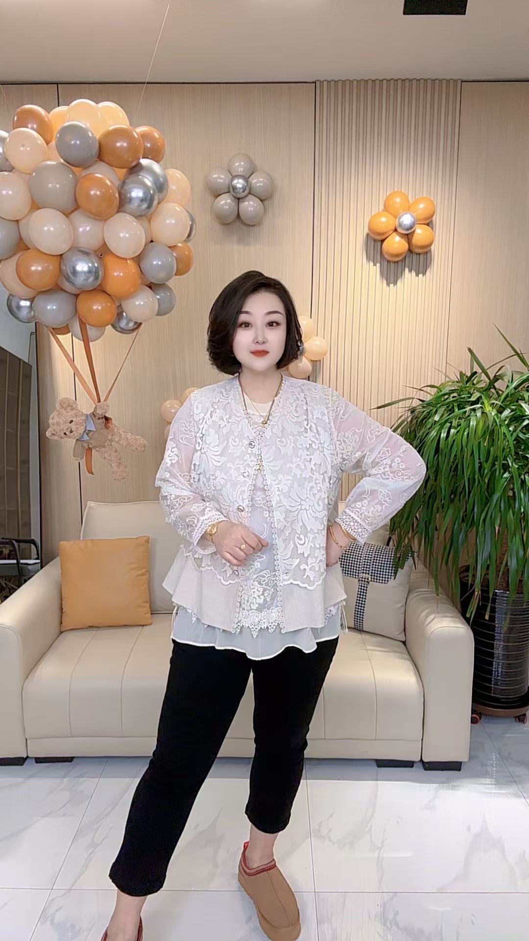 【聪姐推荐】6517甜美风时尚蕾丝提花刺绣拼接马甲（衣长65，胸围124）