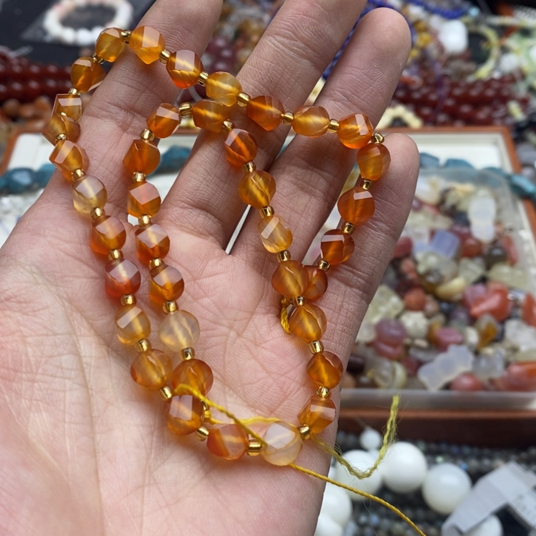 玛瑙/玉髓未镶嵌珠宝半成品一条天然6mm红玛瑙切面纽纽珠