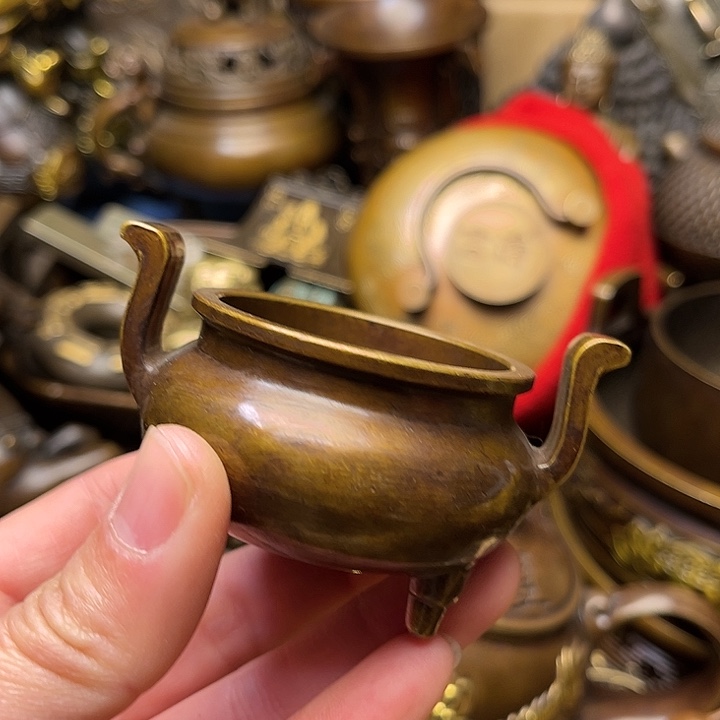 精美铜器批发档口