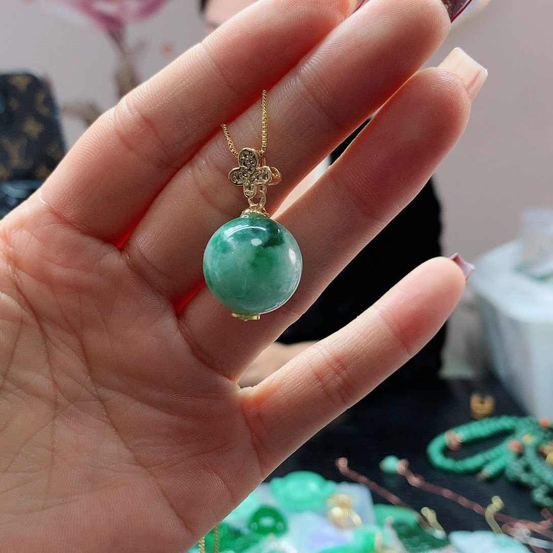 【闪购商品】翡翠吊坠(赠链)合金
