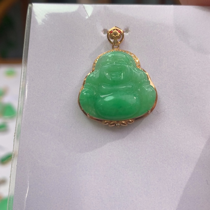 翡翠颈饰18K金镶嵌翡翠