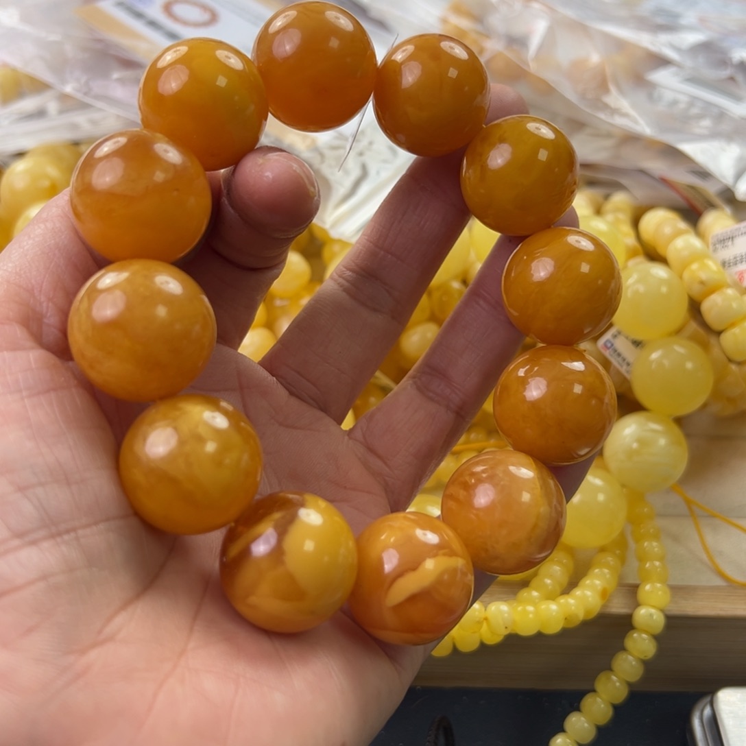 未镶嵌琥珀珠宝奇石