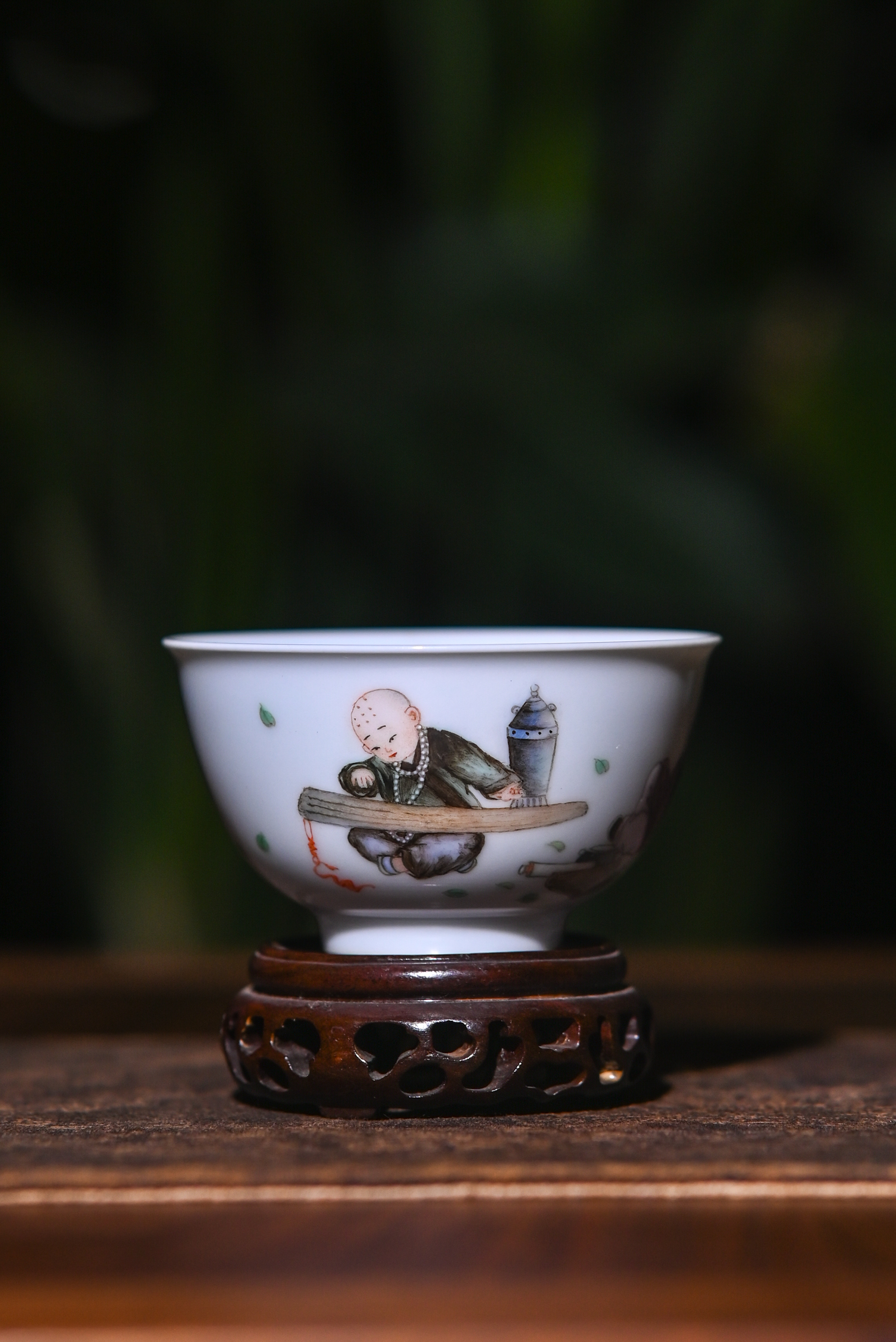 景德镇快雪时晴粉彩童子撇口杯茶杯