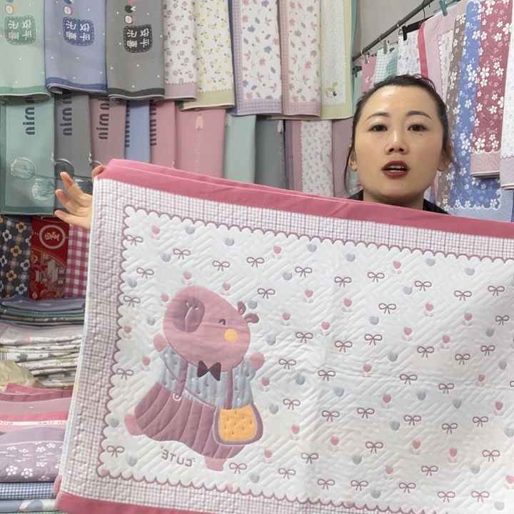 棉特价促销粉色快乐熊