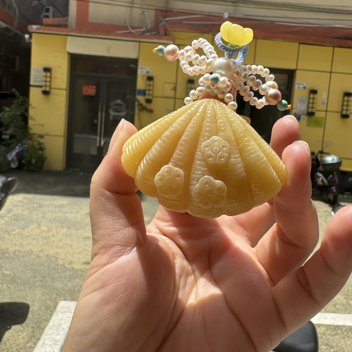 天然蜜蜡贝壳镂空精品小高货，裸重：28.12克