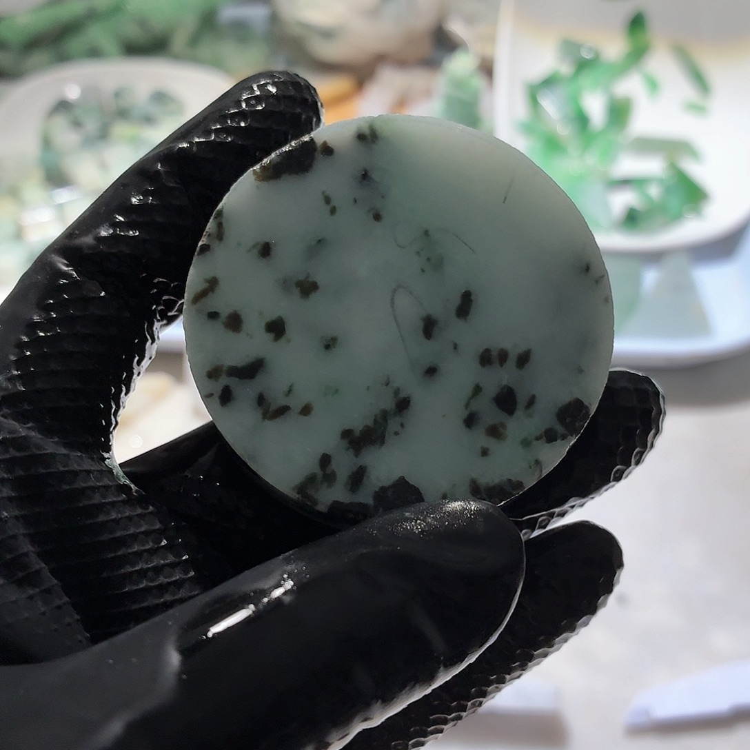 颈饰未镶嵌翡翠边角料