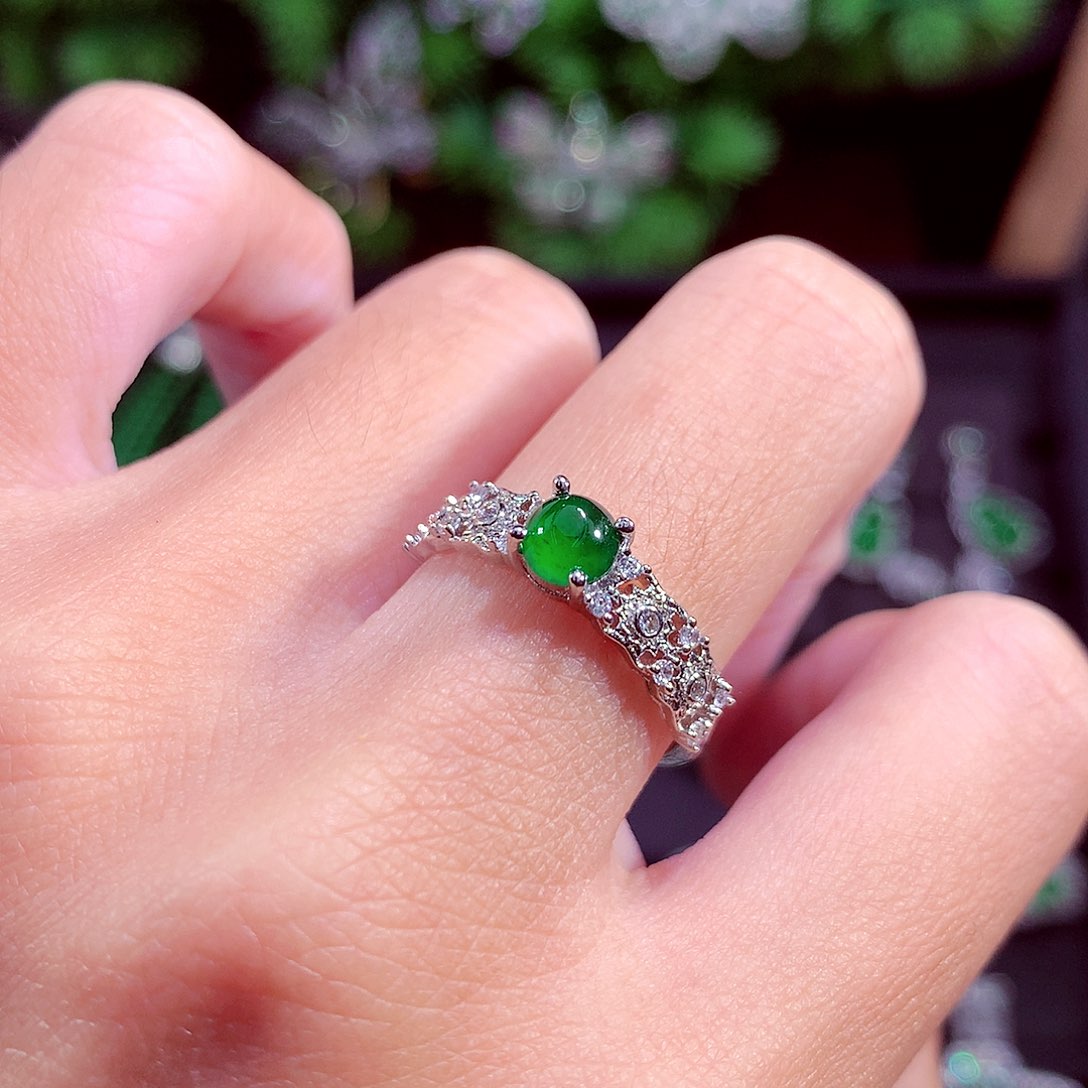 颈饰未镶嵌翡翠天然