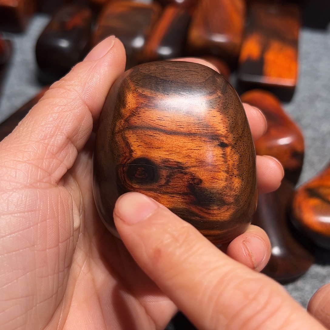 D***V交趾黄檀（大红酸枝）