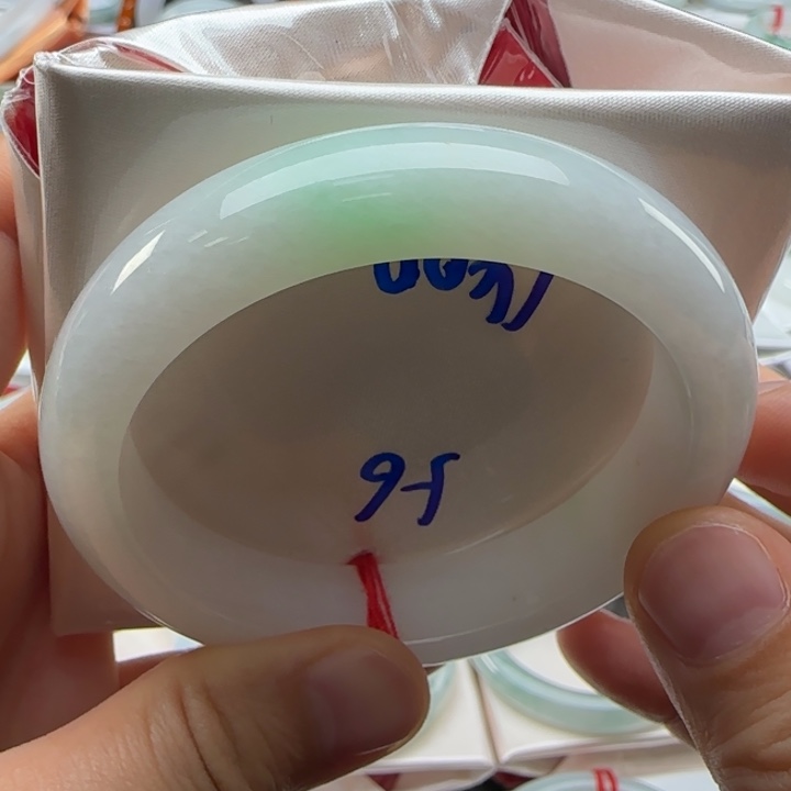 未镶嵌手镯翡翠翡翠手镯