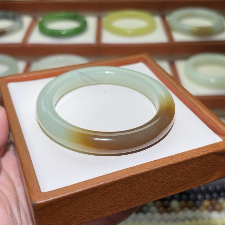 天然和田玉新疆且末蓝一口糖53-54精品窄条美人条气质温柔女手镯