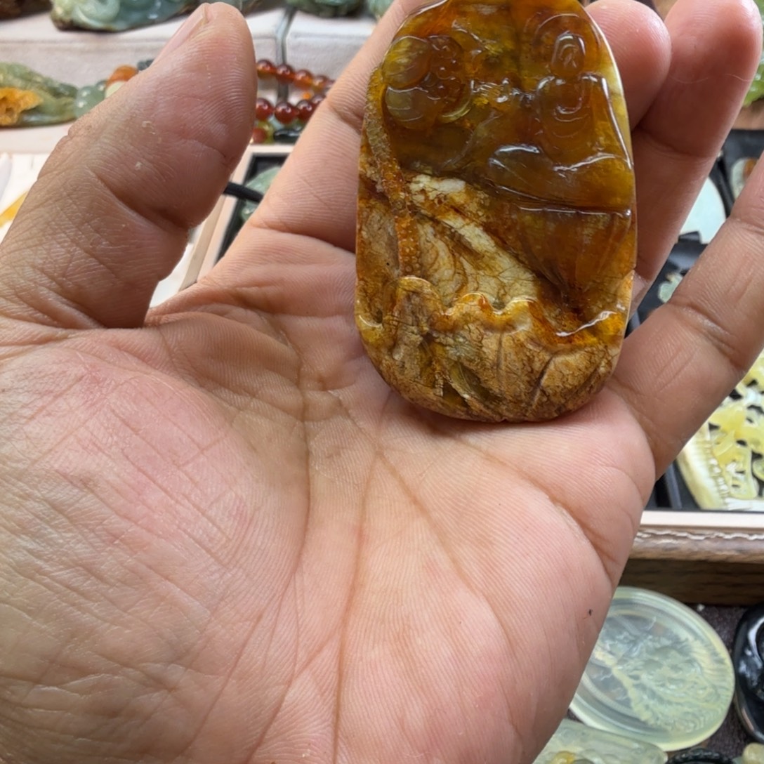 蛇纹石玉未镶嵌颈饰