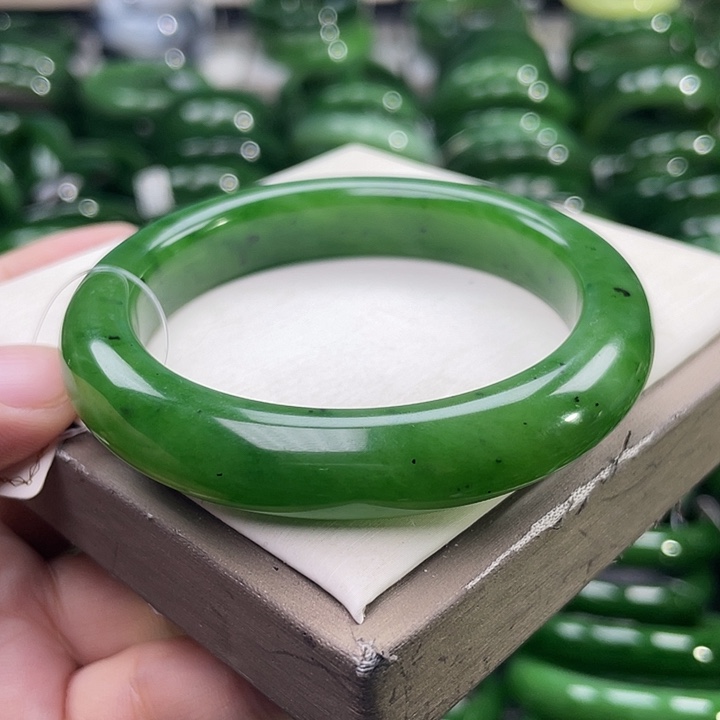 未镶嵌手镯和田玉（碧玉）