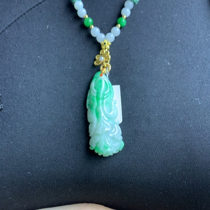 翡翠颈饰未镶嵌翡翠