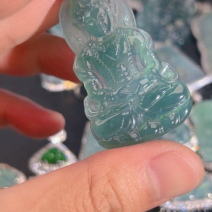 翡翠颈饰未镶嵌66555566667,