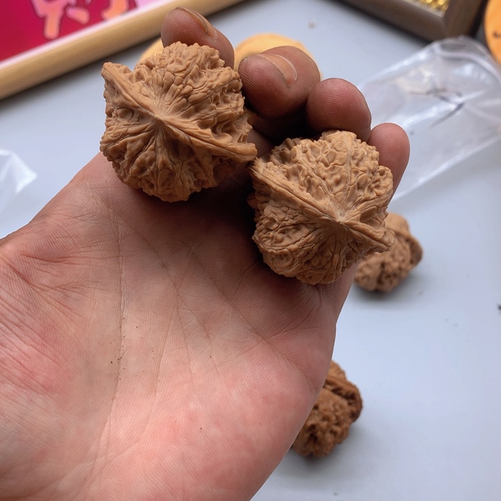 文玩核桃把件@****龙洞玉