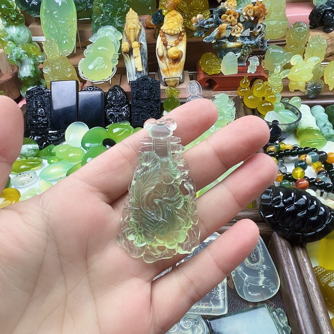 龙***伊岫玉未镶嵌吊坠(不含链)