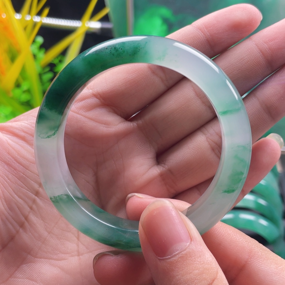 翡翠手镯未镶嵌非洲翠