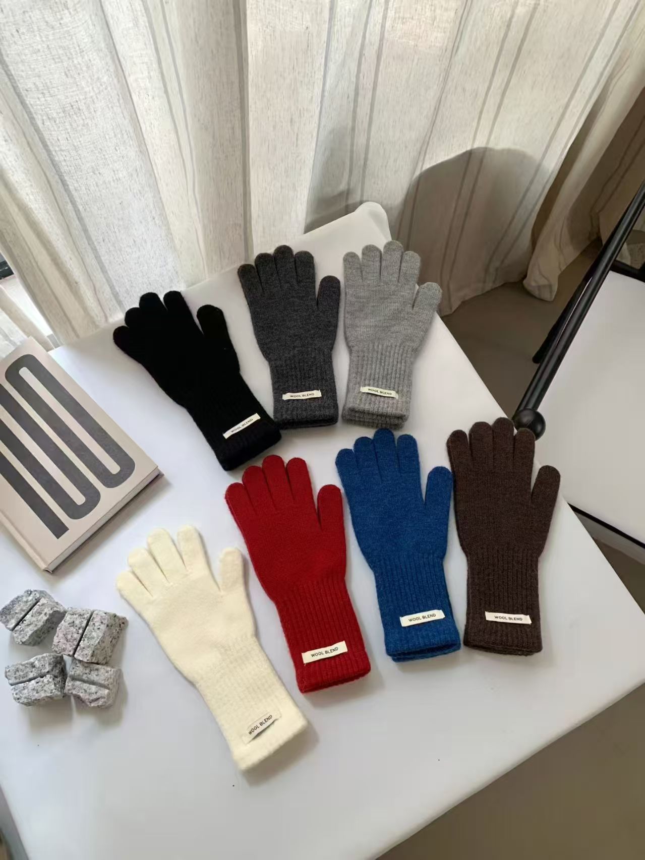 A574 羊毛混纺手套冬季可触屏纯色针织保暖款手套