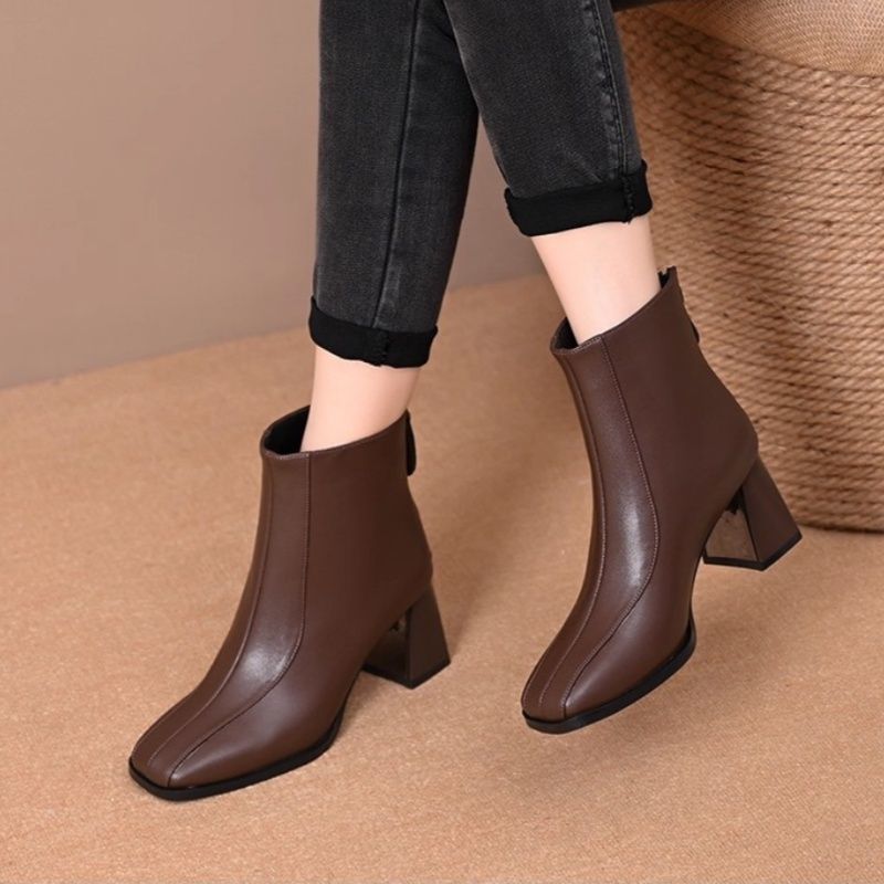 复古方头粗跟短靴女秋冬季英伦风切尔西靴显瘦马丁靴弹力瘦瘦靴子