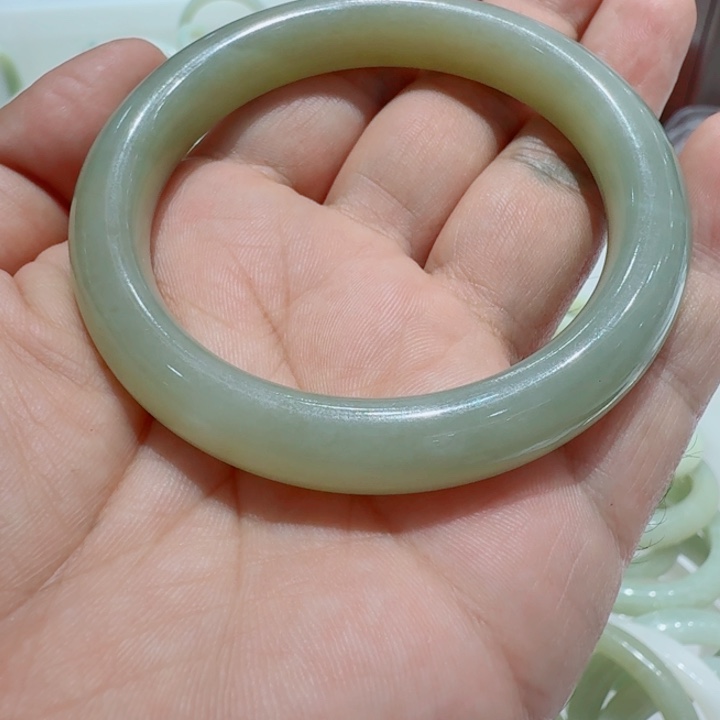 美***师未镶嵌手镯和田玉