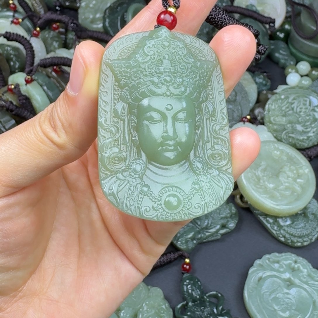 和田玉颈饰未镶嵌缘*