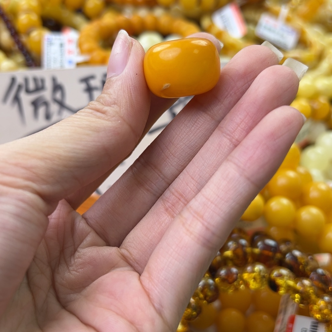 琥珀珠宝奇石未镶嵌
